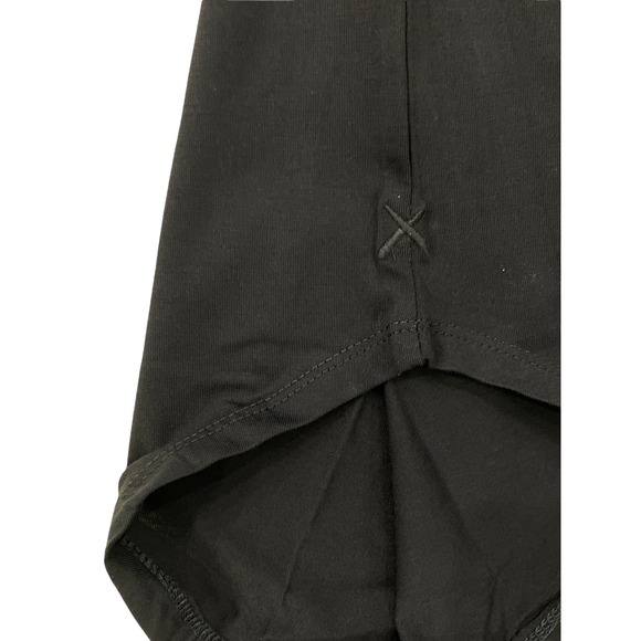 Cuts Clothing Men's Elongated Crew Neck Signature Fit Tee T-Shirt in Black - Picture 7 of 9